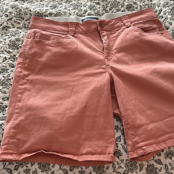 Democracy shorts - Picture 7 of 7